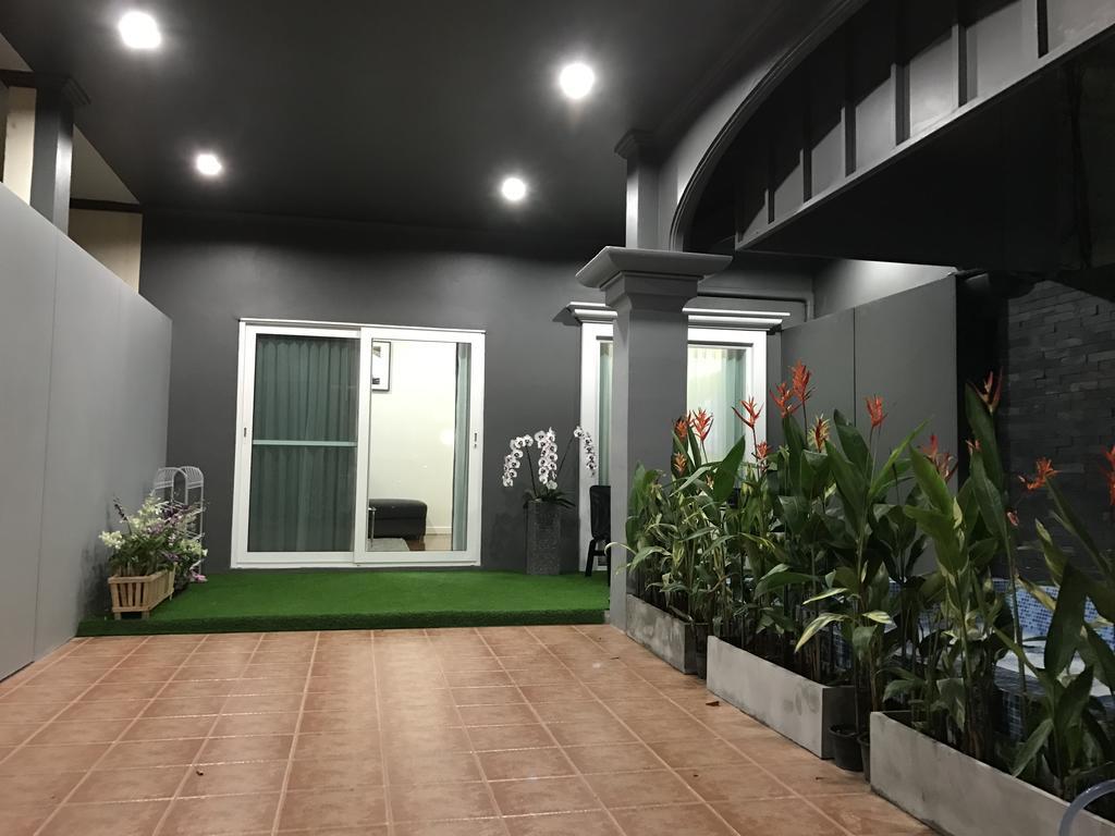 Sirinan Nimman Chiangmai Vila *